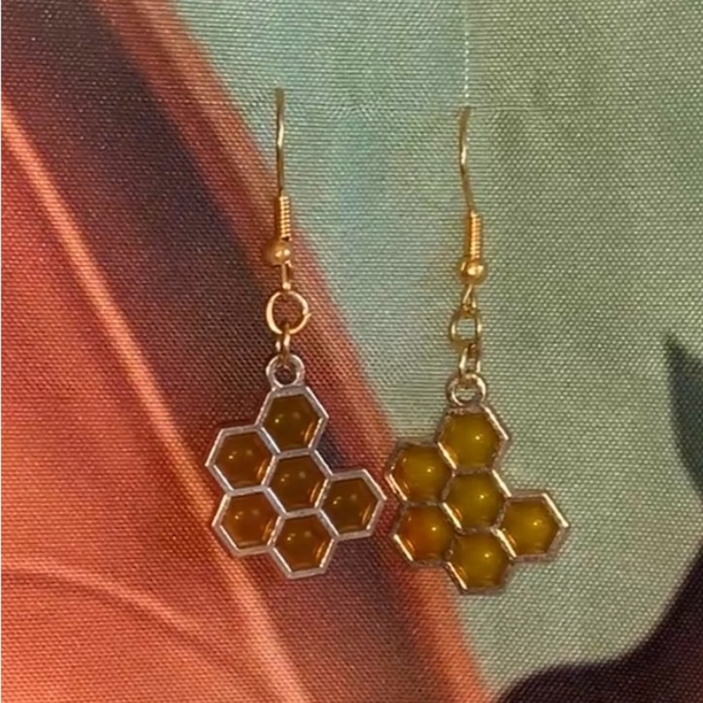 !!HANDMADE HONEYCOMB EARRINGS!! - Picture 2 of 2